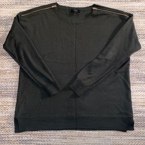 Sexy shoulder zip sweater!
